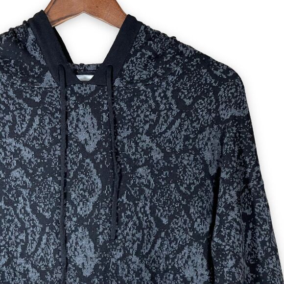 John + Jenn Size S Dylan Hoodie Tunic Sweater Pullover Black Gray Python Print - Picture 10 of 13